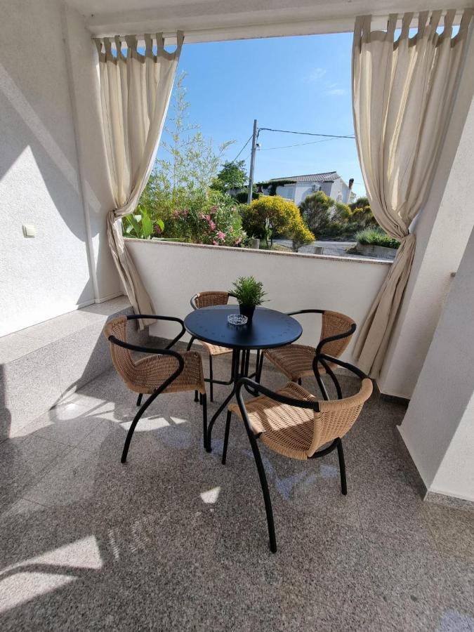Apartmani Zekic Lopar Exterior photo