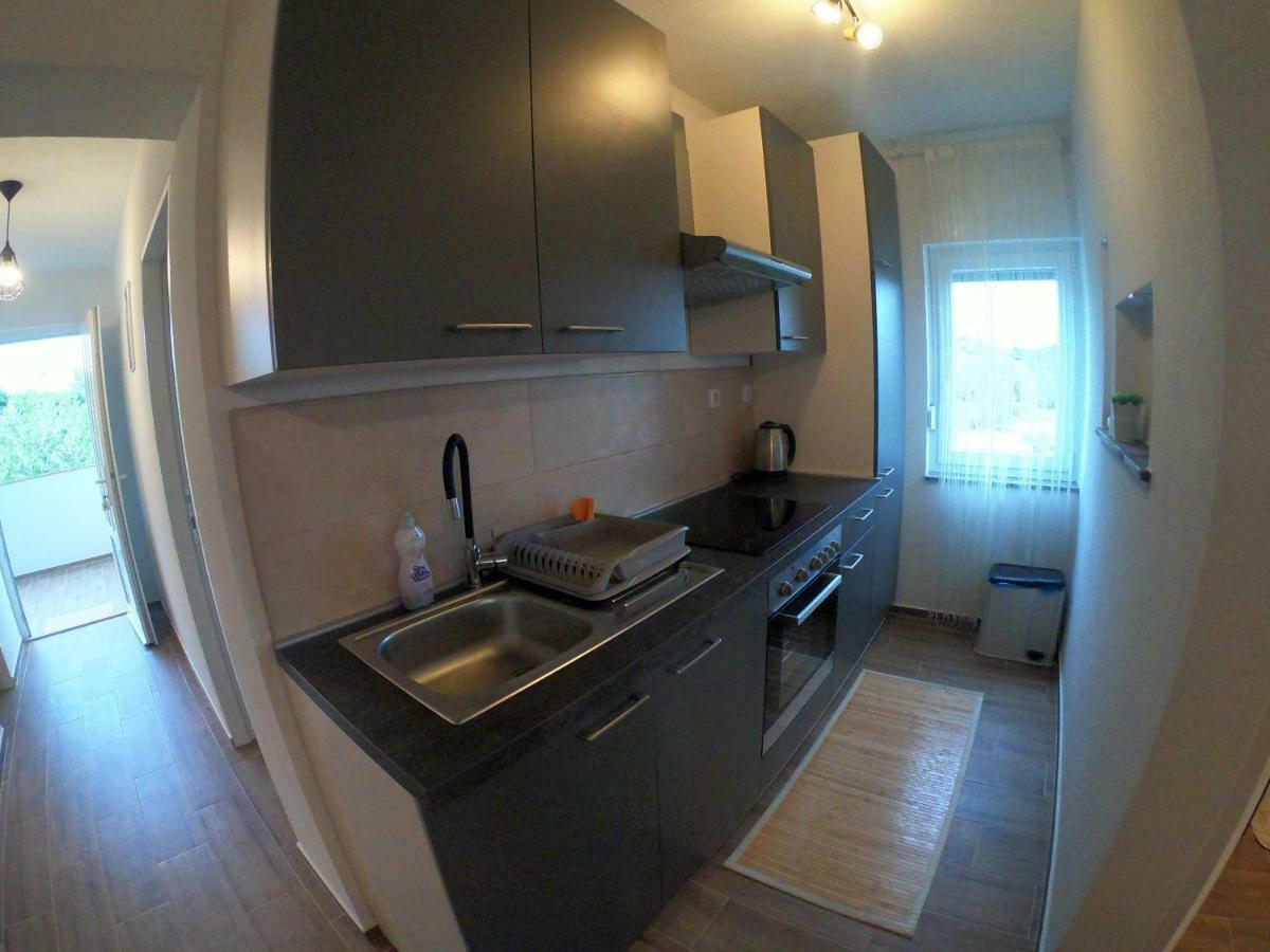 Apartmani Zekic Lopar Exterior photo