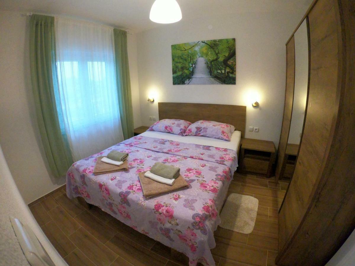 Apartmani Zekic Lopar Exterior photo